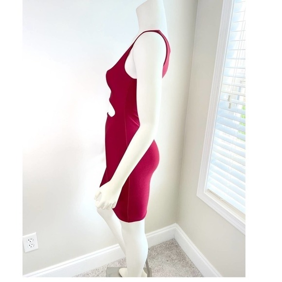 Pretty little thing red dress size 2       #029-0867 - Picture 4 of 10